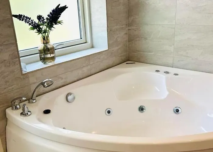 Luxury With Hot Tub & Wifi * Børkop